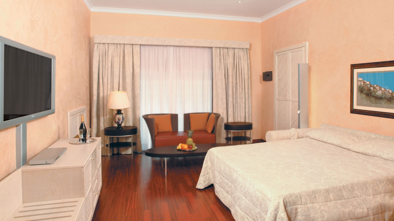 holiday-home-colosseo-suites-rome-room-03