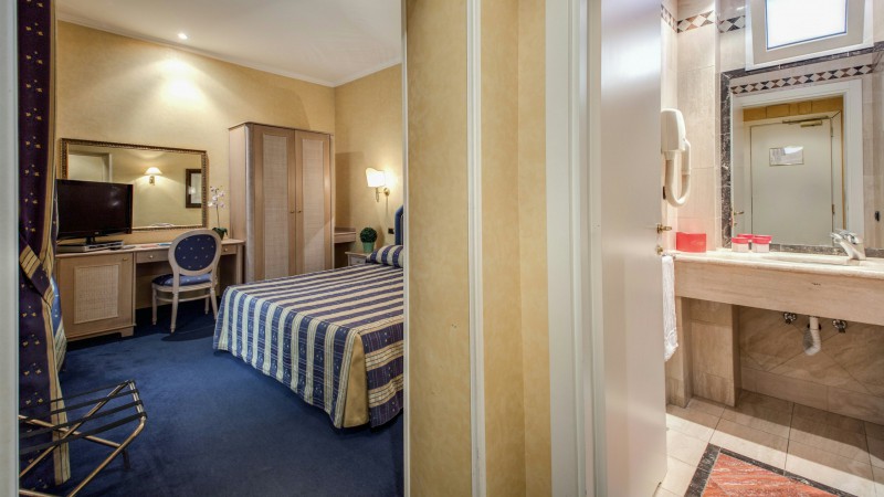 hotel-valle-rome-room-02